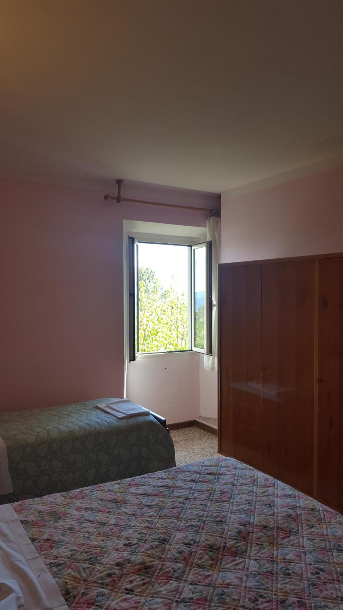 Albergo Ristorante Gualtieri 바르베리노 디 무겔로 객실 사진