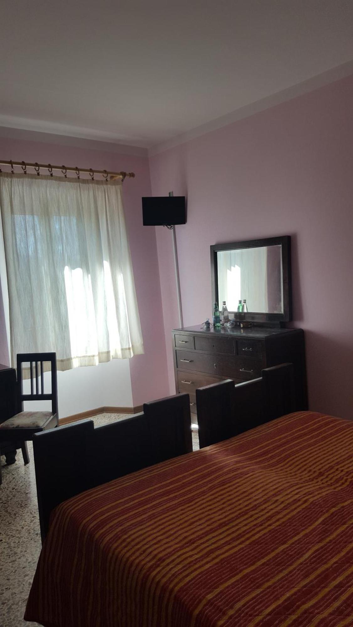 Albergo Ristorante Gualtieri 바르베리노 디 무겔로 객실 사진