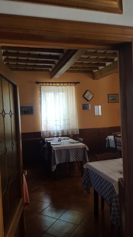 Albergo Ristorante Gualtieri 바르베리노 디 무겔로 외부 사진