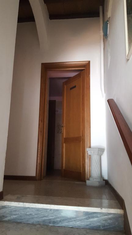 Albergo Ristorante Gualtieri 바르베리노 디 무겔로 외부 사진