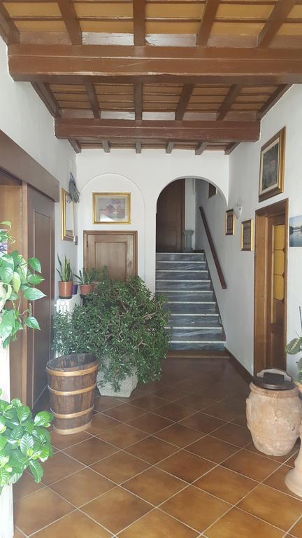 Albergo Ristorante Gualtieri 바르베리노 디 무겔로 외부 사진