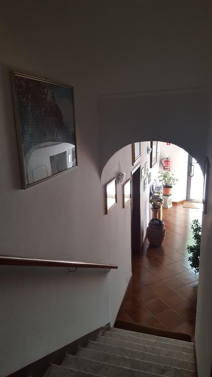 Albergo Ristorante Gualtieri 바르베리노 디 무겔로 외부 사진