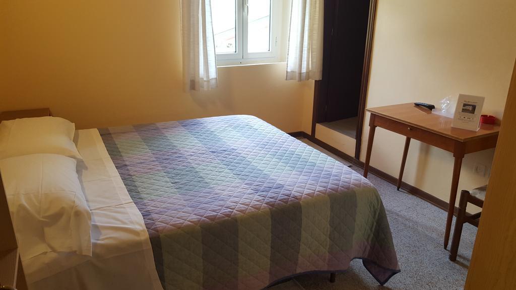 Albergo Ristorante Gualtieri 바르베리노 디 무겔로 객실 사진